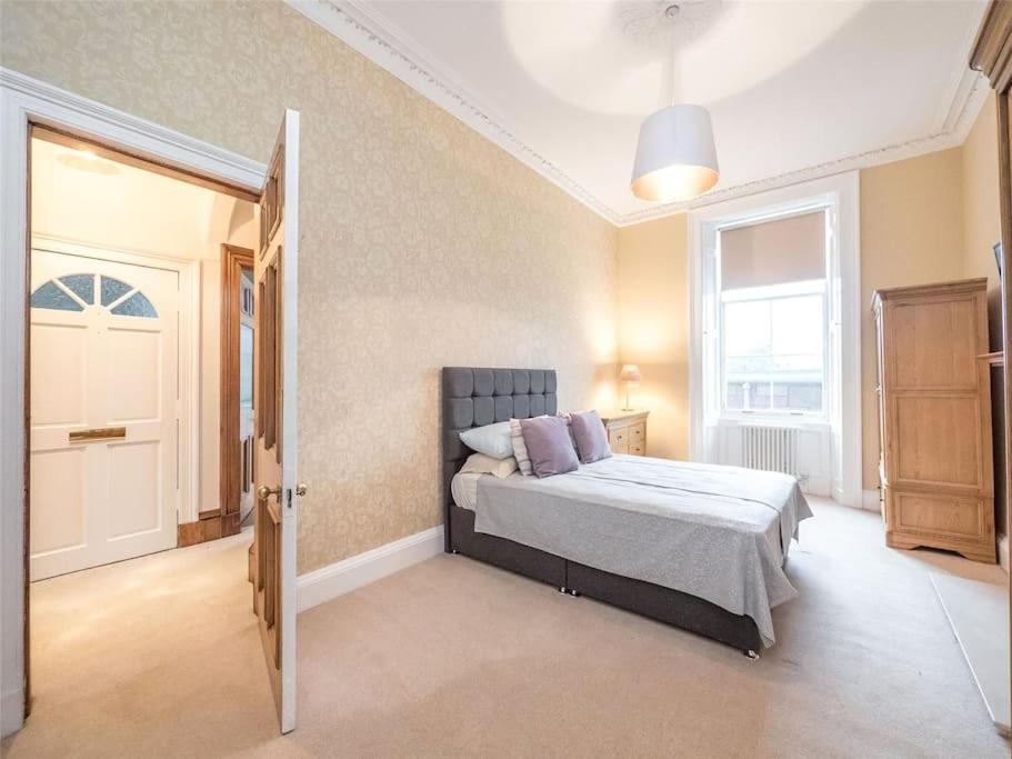 Beautiful & Bright 2 Bed Flat Murrayfield Édimbourg Extérieur photo